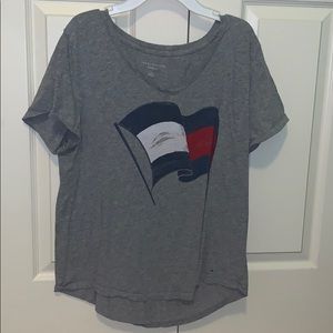 Nice Tommy Hilfiger flowy tshirt